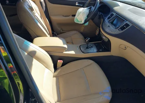 2011 Hyundai Genesis 3.8 from USA, damaged, VIN KMHGC4DE5BU114635